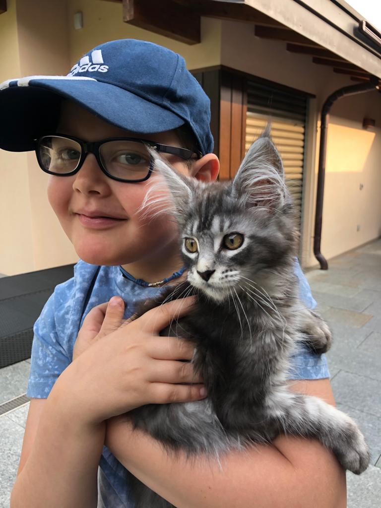 Honolulu detta Lulù in braccio al suo padroncino