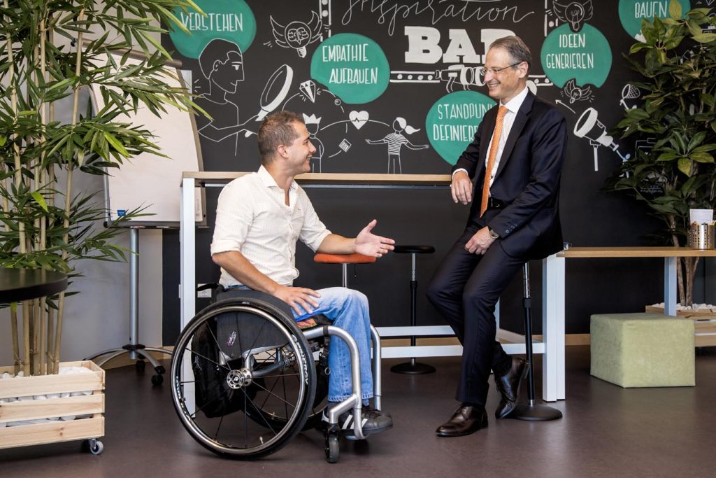 Christian Broggi e il direttore del Centro di Nottwil Luca Jelmoni (Stefano Spinelli)