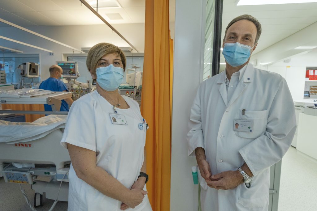 Il dottor Paolo Merlani con Giovanna Pezzoli, responsabile infermieristica ORL (Didier Ruef) 