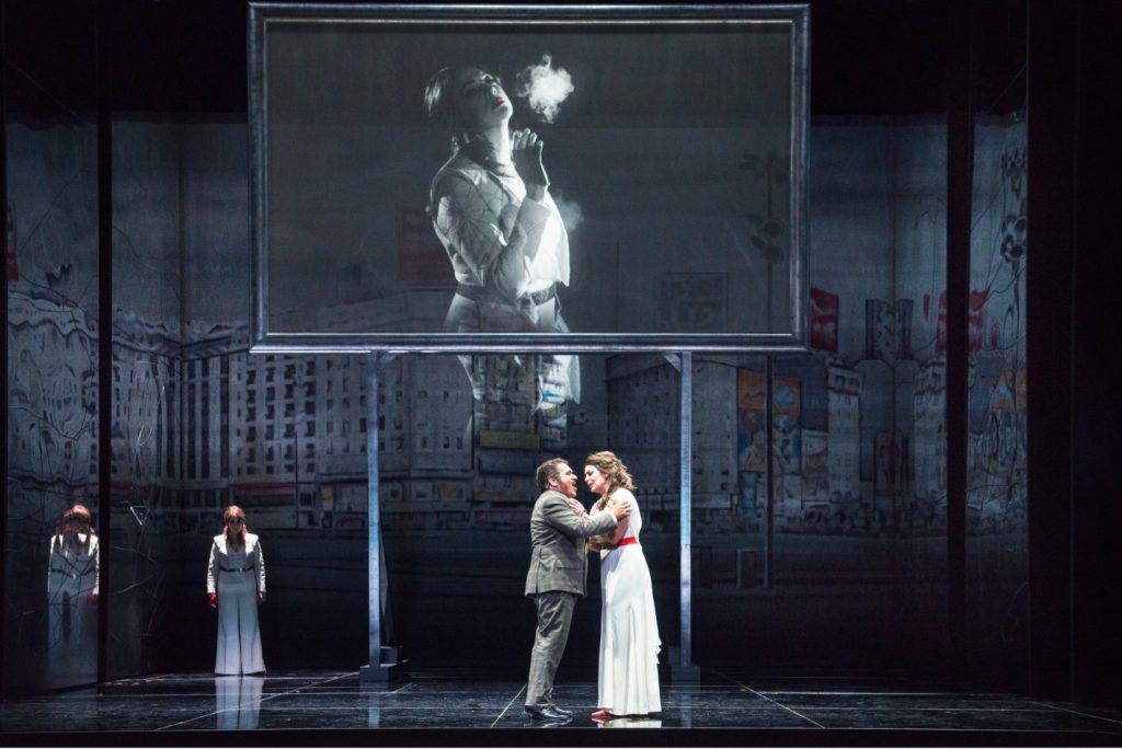 Un momento della «Carmen» in scena a Zurigo (Tanja Forendorf / T+T Fotografie)