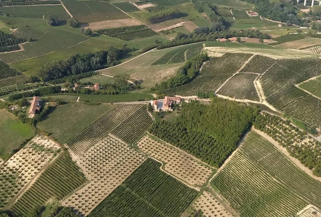 Vista aerea di Castagnole delle Lanze (Starnutoditopo)