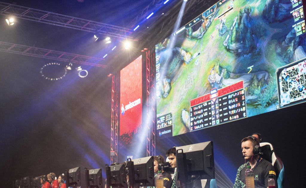 I giocatori del team Postfinance Helix durante la finale della Swisscom Hero League svoltasi lo scorso maggio (Keystone)