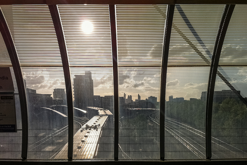 La stazione di Poplar nell’East End londinese. La ferrovia fu costruita nel 1860 a partire da qui