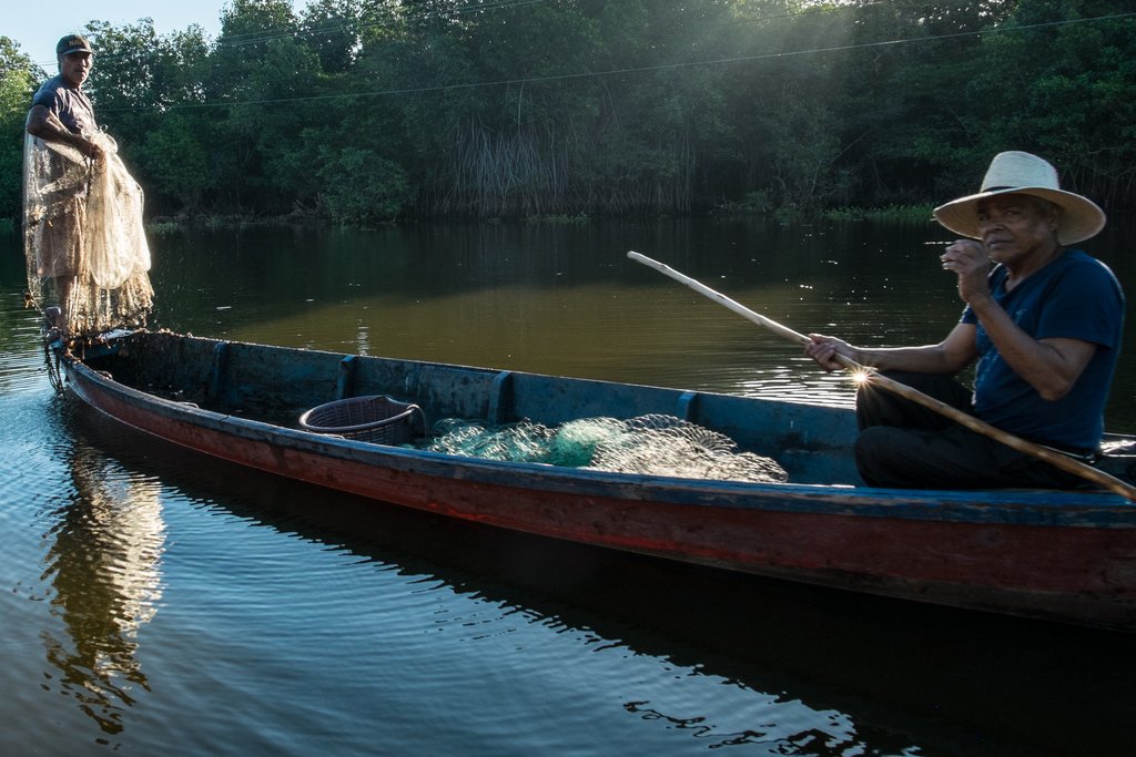 Pescatori sul canale di Chiquimulilla