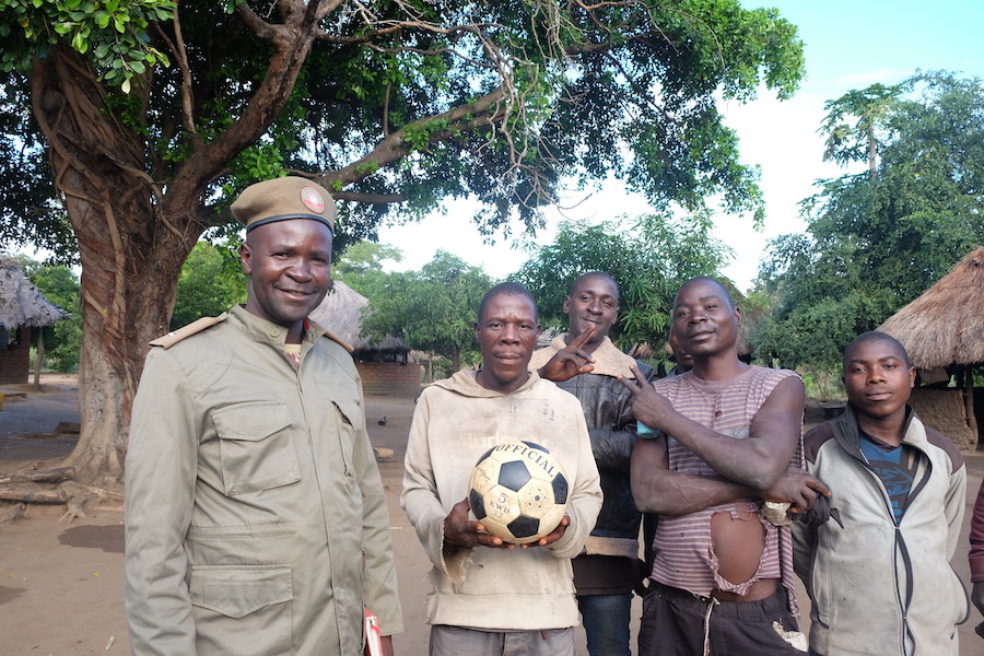 Il centro rurale, situato in un villaggio sperduto, si basa sull’agricoltura e sulla zootecnia. Custódio Josè, il direttore della prigione, è un omaccione dall’aria burbera e la faccia paffuta. «Qui la tortura è proibita», giura. (foto Ferracuti)