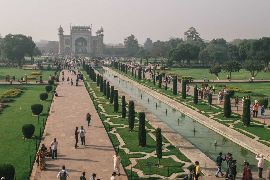 Taj Mahal: ingresso visto dal mausoleo