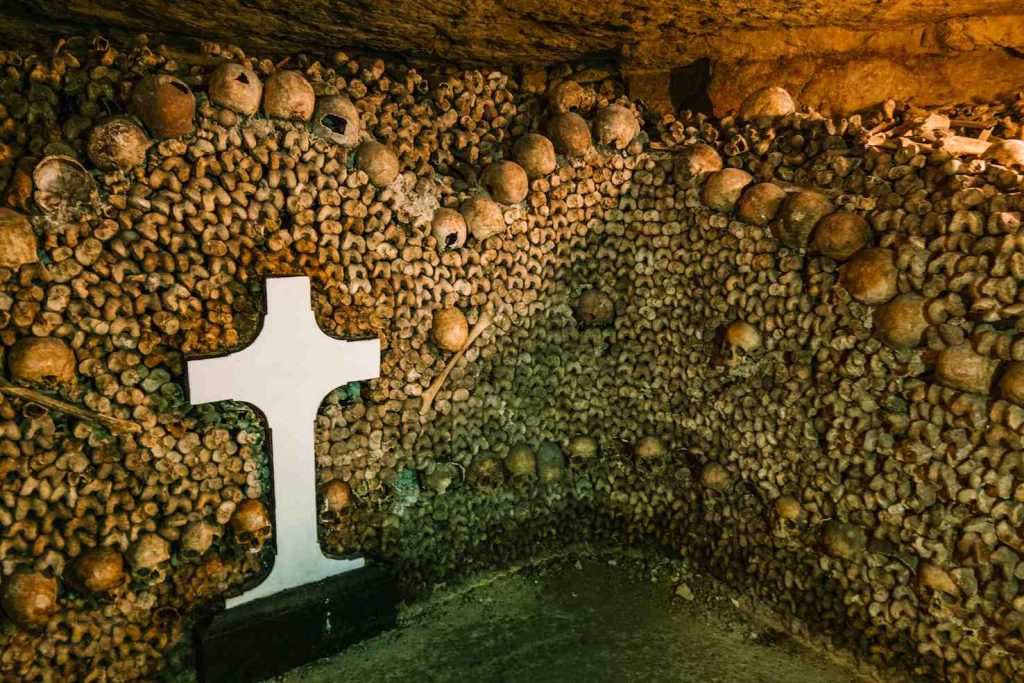 Ossa disposte in maniera rigorosa