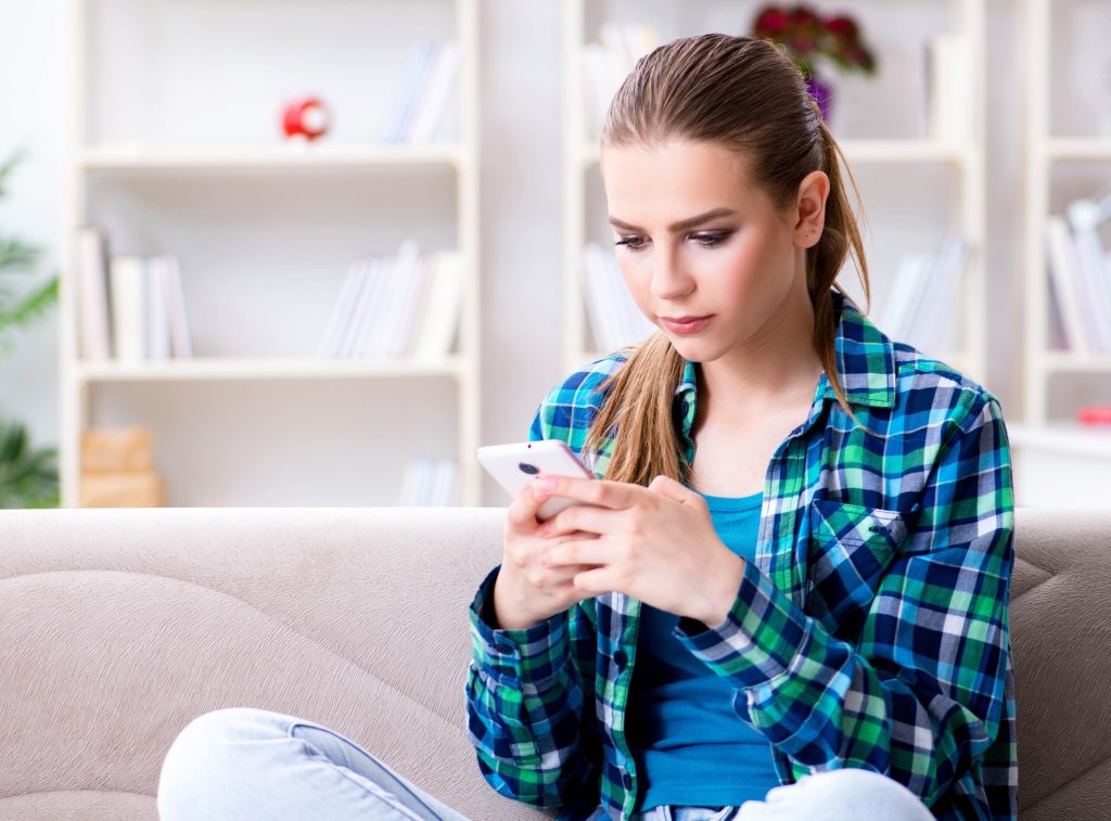 Se le comunità nelle quali siamo immersi sono enormi l’ansia sociale può prendere il sopravvento (Marka)