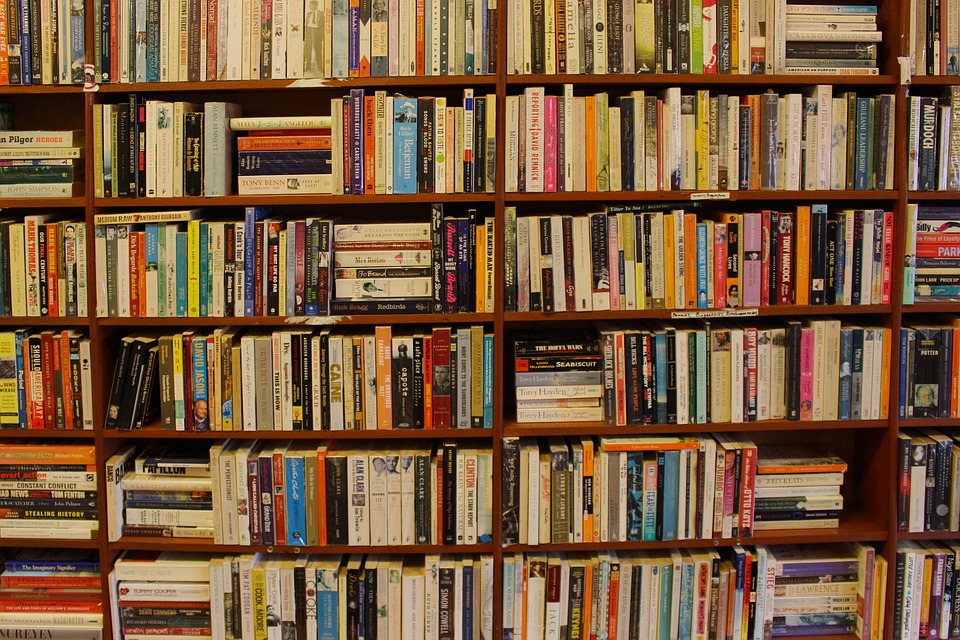 Mancuso suggerisce una serie di pratiche che aiutano nella vita di tutti i giorni, tra queste leggere e studiare