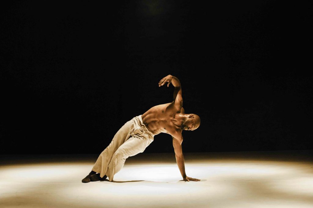 Dickson Mbi in azione (© Julian Martines Leclerc)