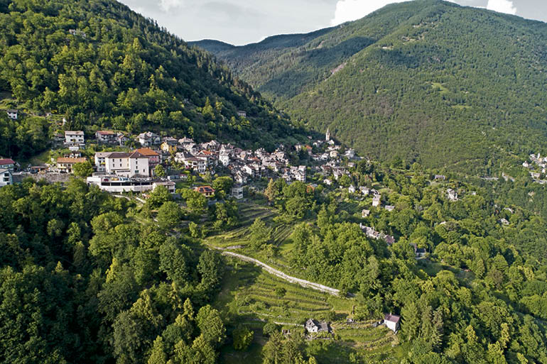 Il rapporto tra anziani e territorio è stato analizzato anche in Onsernone (Tipress)