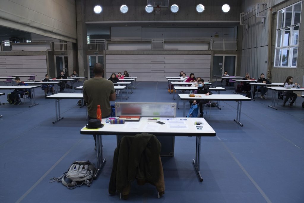 Lo scorso 11 maggio gli allievi sono tornati a scuola, anche nelle palestre per garantire le distanze (Keystone)