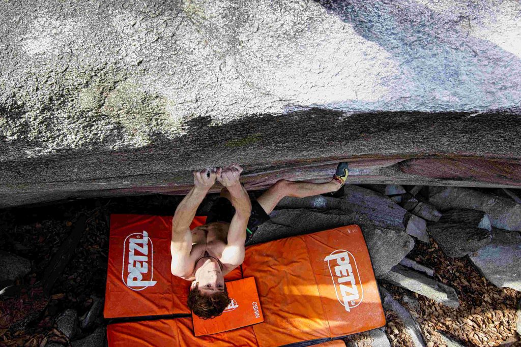 Uno sport che richiede concentrazione, forza fisica e nervi saldi: Dylan Chuat all'opera