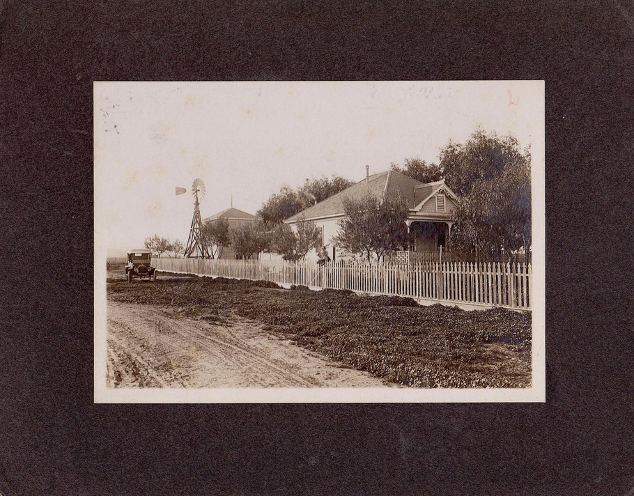 Il ranch e la dimora della famiglia Bontà a Gustine (Famiglia Bontà)