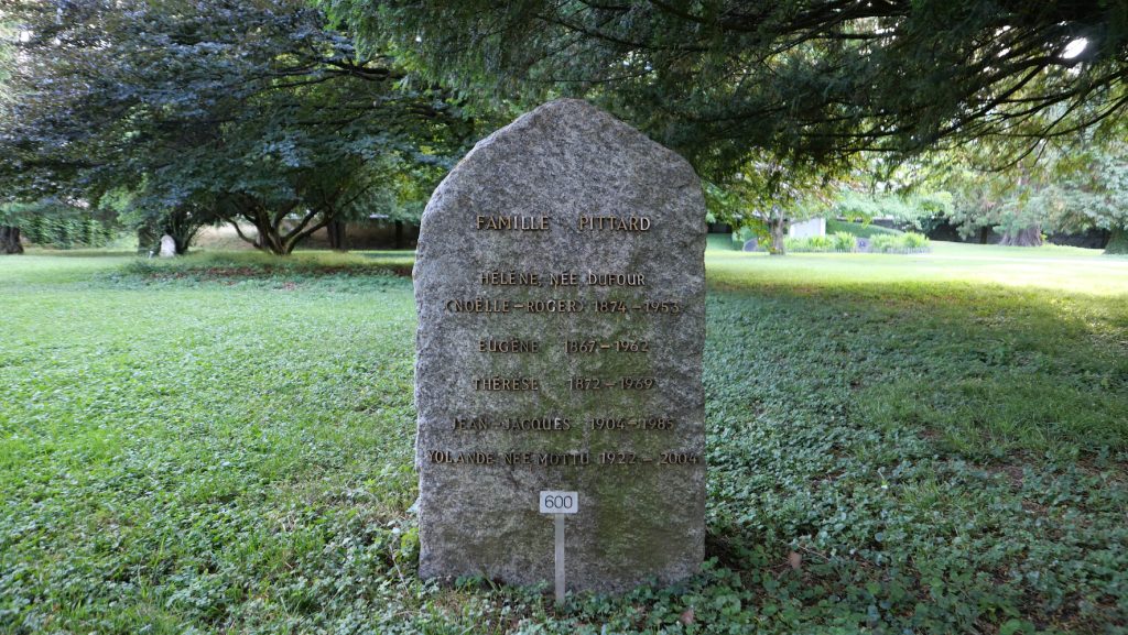 La tomba della famiglia Pittard al Cimetière des Rois a Ginevra (Foto di Roman Deckert, Wikipedia)