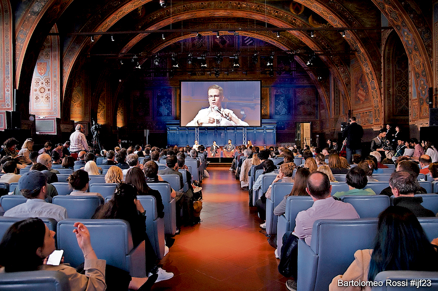 In video Rasmus Nielsen del Reuters Institute durante l’incontro sul futuro dei media (Bartolomeo Rossi #ijf23)