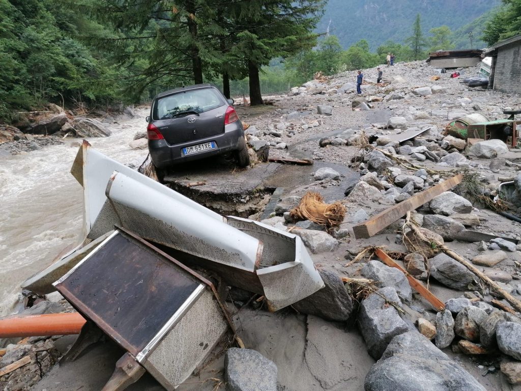 Impressionanti i danni del maltempo che ha colpito la Vellemaggia (Urezza Famos)