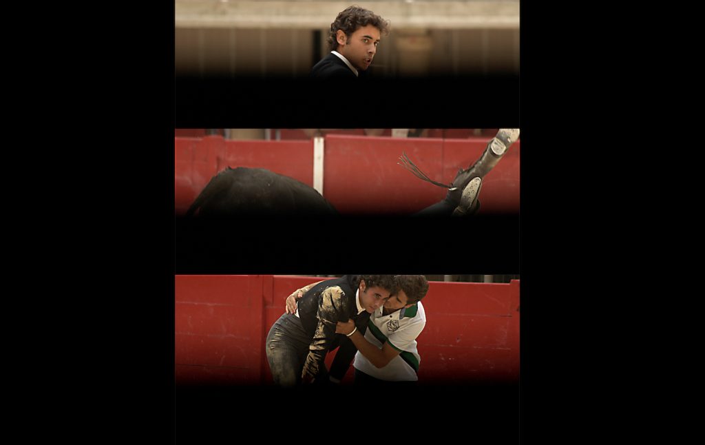 In una corrida de toros nella Camargue un difetto ha forzato la selezione dell’inquadratura che in sequenza ne aumenta la drammaticità (Manuela Mazzi)