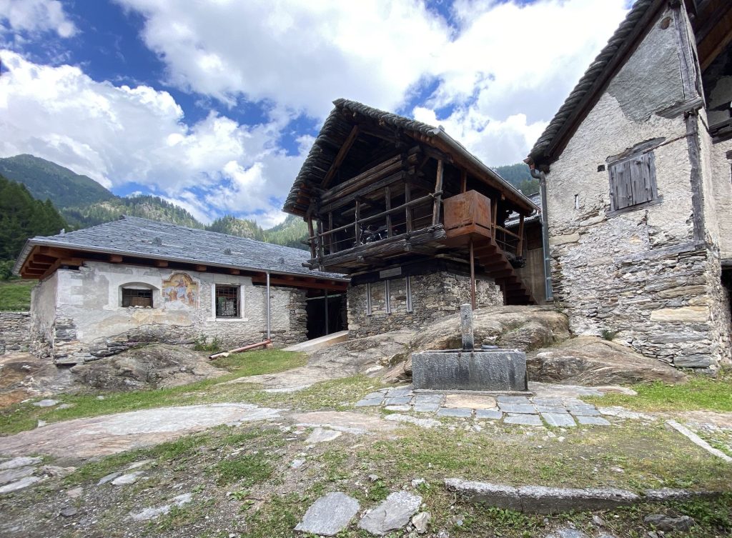 Uno dei rustici restaurati da Giovan Luigi Dazio