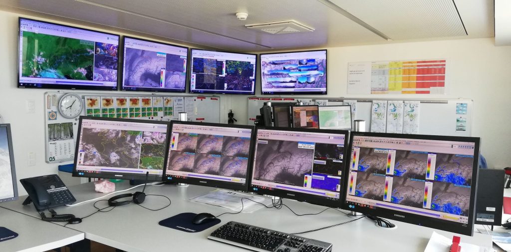 La sala previsioni di Locarno-Monti (Centro regionale sud di MeteoSvizzera)