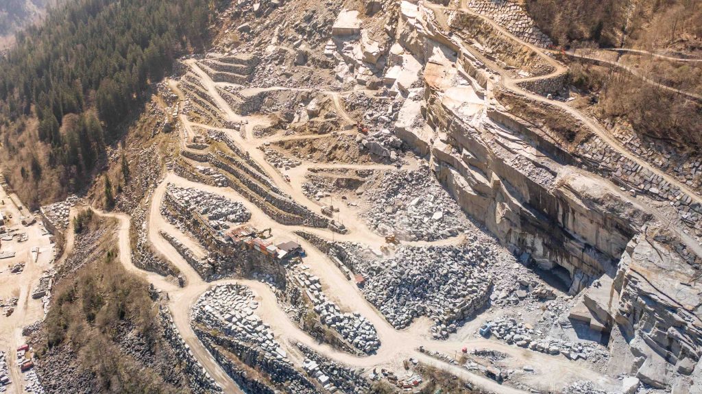 Vista dall’alto della cava della famiglia Polti in Valle Calanca (Alfredo Polti SA)