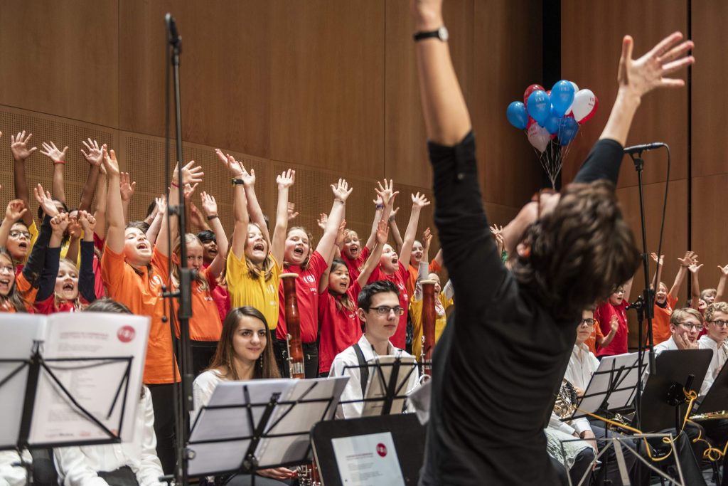 Superar propone a bambini tra gli 8 e i 14 anni sia una formazione strumentale orchestrale sia corale (Samuel Schalch)