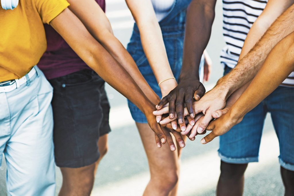 Allo Spazio Esplorativo si «riallenano» anche le competenze relazionali all’interno di un gruppo di pari e con figure adulte (Shutterstock)