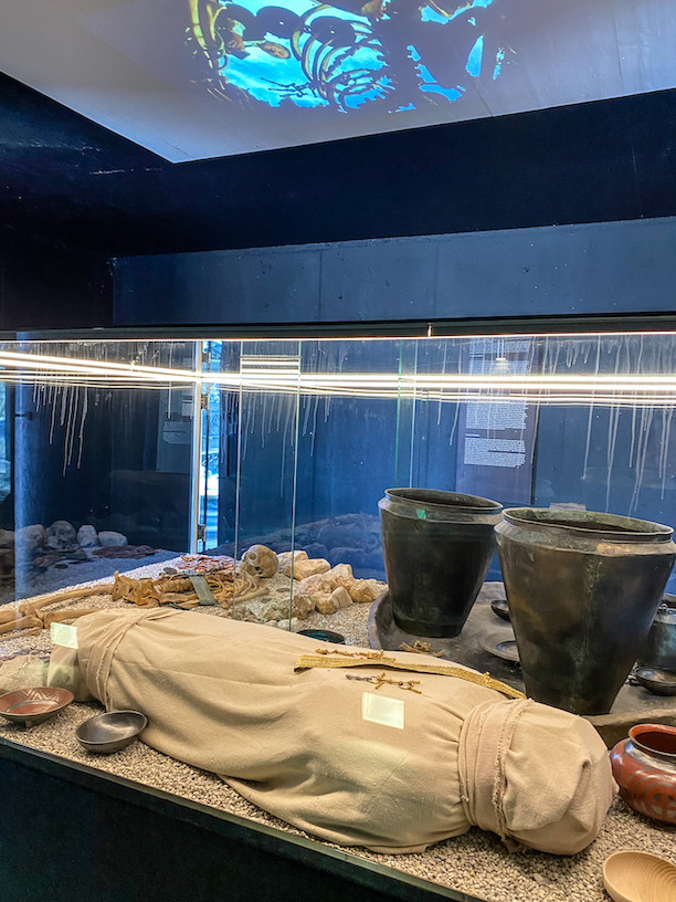 La ricostruzione di una tomba di Hallstatt