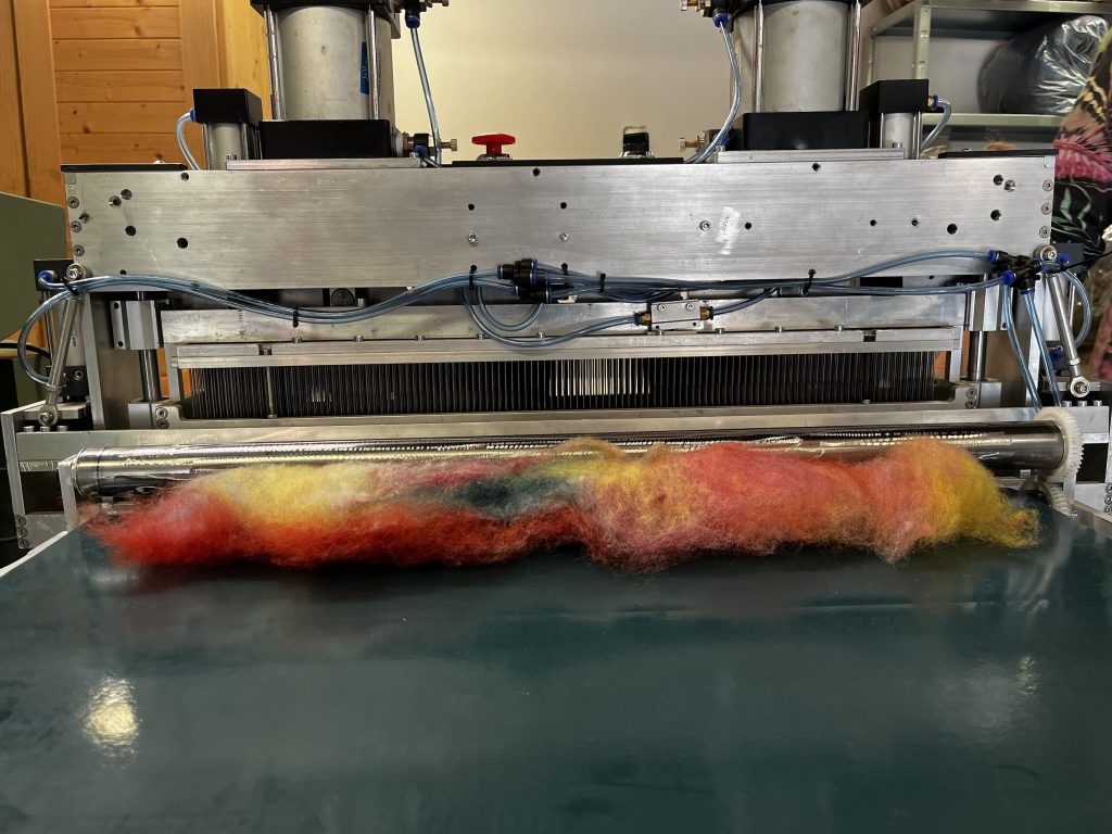 Le diverse tappe della lavorazione si basano su conoscenze tradizionali unite a tecniche innovative
