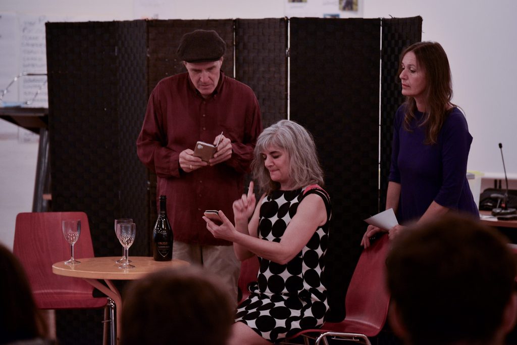 Un momento dello spettacolo di teatro-forum «Il resto… manca».