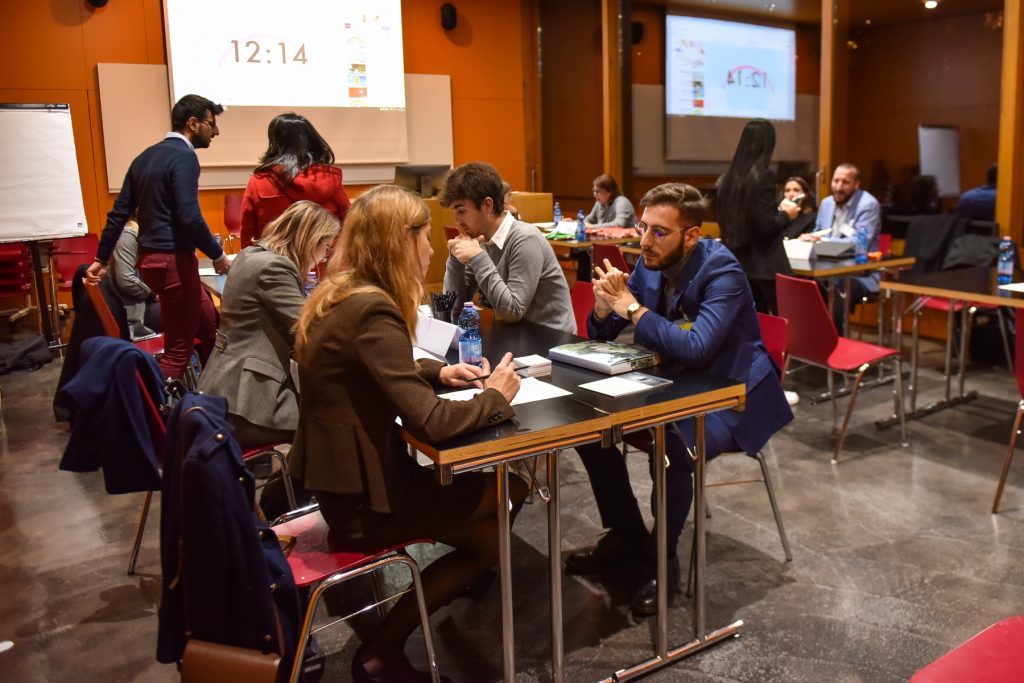 Tra le esperienze in programma per gli studenti c’è la Job Gallery Walk, concepita come incontri di consulenza individuale di 15 minuti (Foto USI)