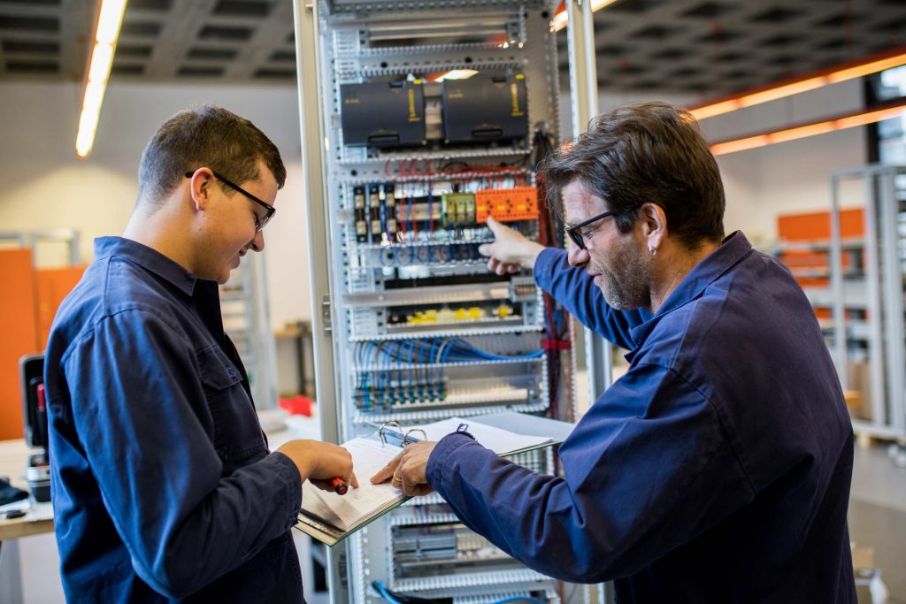 Il progetto «Più duale» mira a una maggiore offerta di posti di tirocinio (Ti-Press)