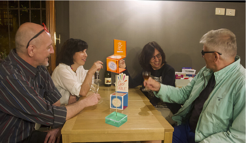 Il centrotavola segnala un tavolo condiviso in bar o ristoranti per facilitare i contatti, l’idea sarà estesa ad altri luoghi pubblici