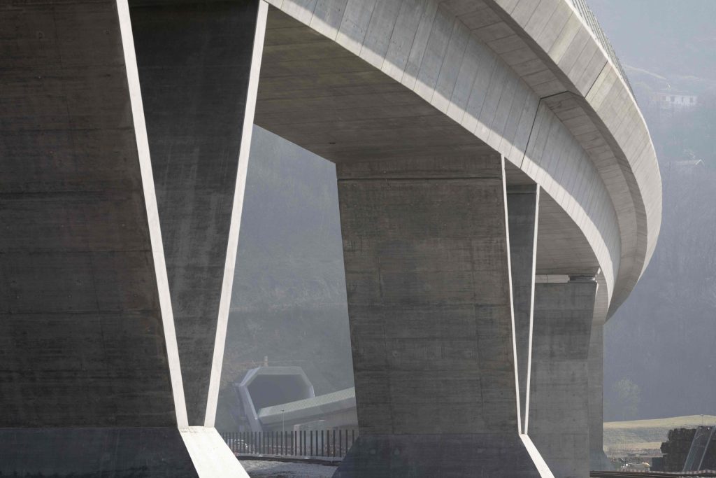 Grandi e piccole opere: la CAT vuole diffondere la cultura del costruito e l’attenzione alla salvaguardia del territorio con un discorso qualitativo (Keystone)