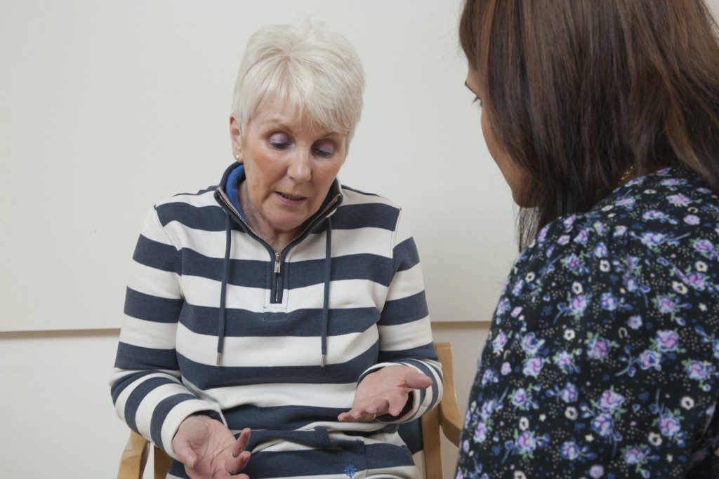 Grazie all’ascolto del counsellor una solitudine isolata può diventare una solitudine accompagnata (Keystone)