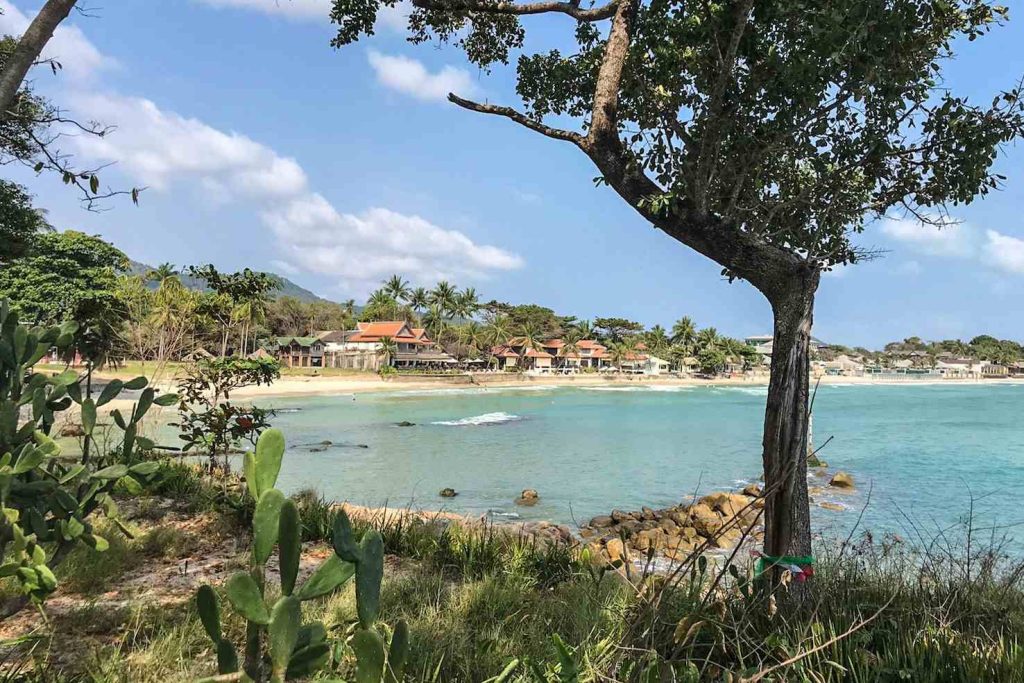 L‘isola di Koh Samui è una delle mete preferite dai turisti occidentali, soprattutto per le sue spiagge e le sue acque cristalline