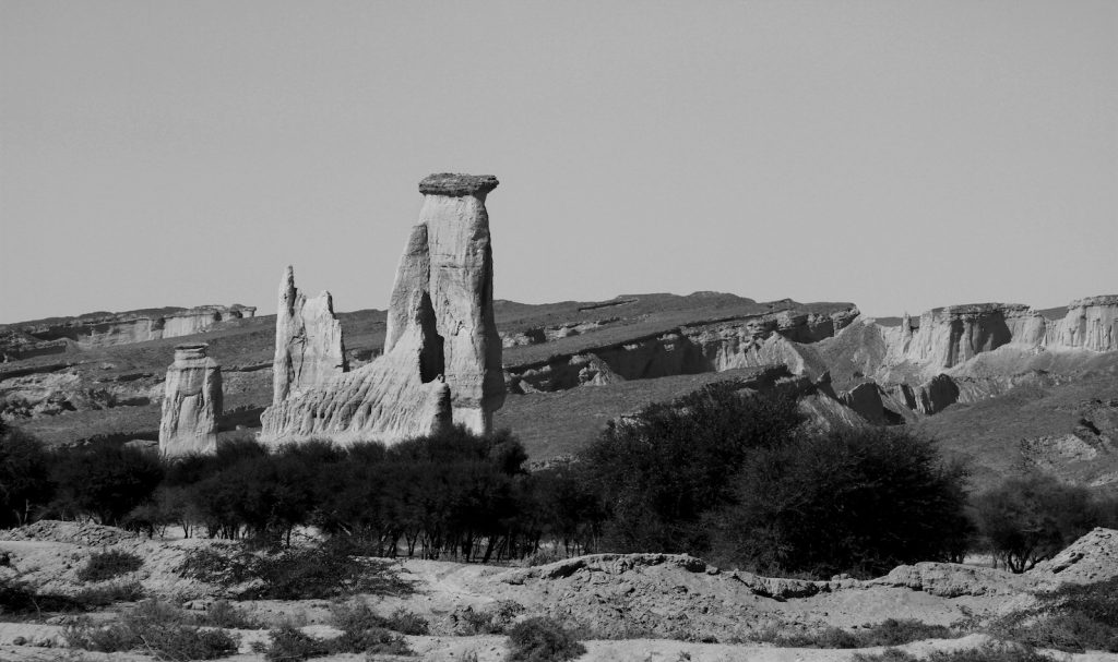 Strada di Gwadar al confine con l'Iran (foto Roshaan Khattak)