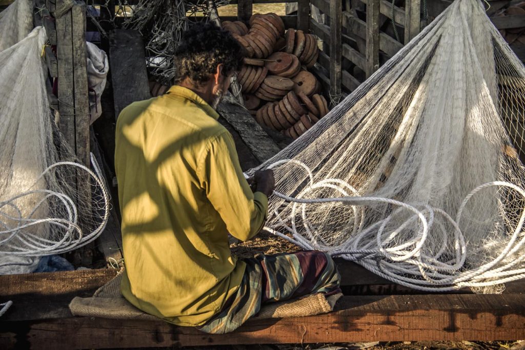 La fabbricazione delle nuove reti da pesca