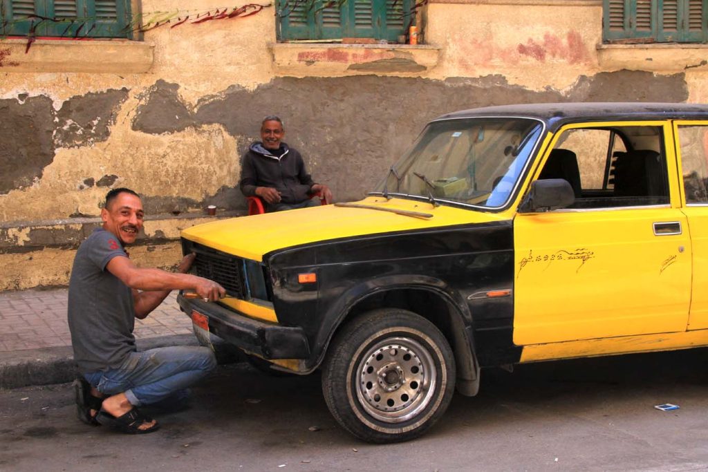 L’arte di arrangiarsi meccanici fai da te per strada