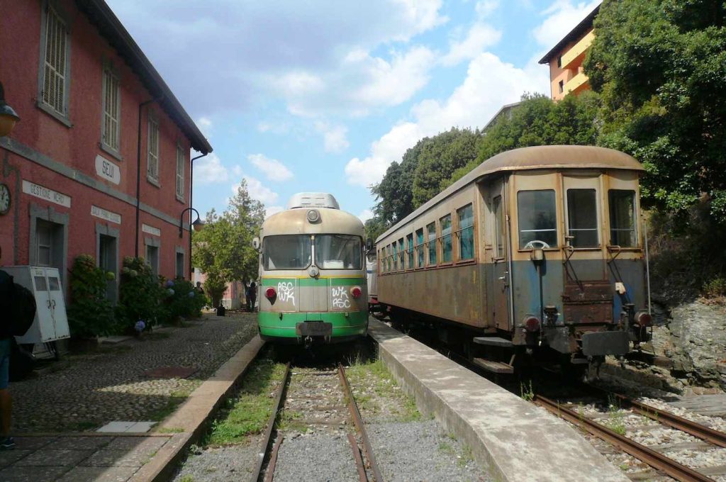 Il trenino verde arrivato alla stazione di Seui