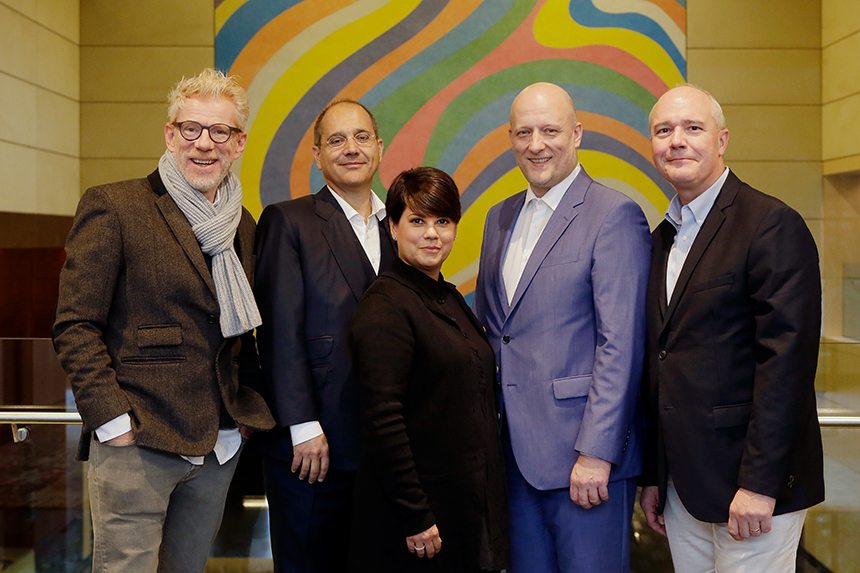 I 5 membri della giuria (da sinistra): Michael Theurillat, Adriano B. Lucatelli, Sita Mazumde , Thomas Pentsy  e Claude Baumann  (Sabine Rock)