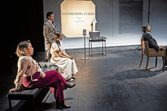 La coscienza di Zeno, un momento dello spettacolo al LAC