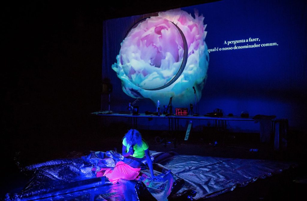 Silvia Calderoni nello spettacolo MDLSX (©Renato Mangolin)