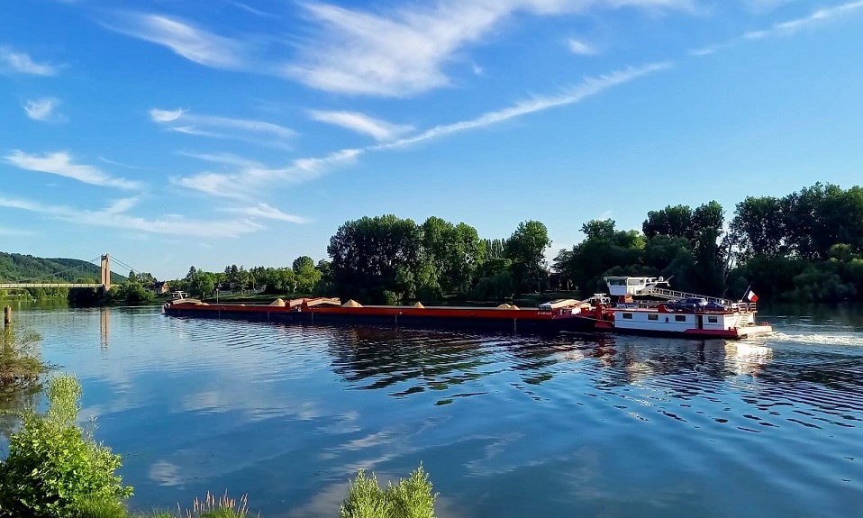 Le chiatte passano lente sulla Senna (Venziani)