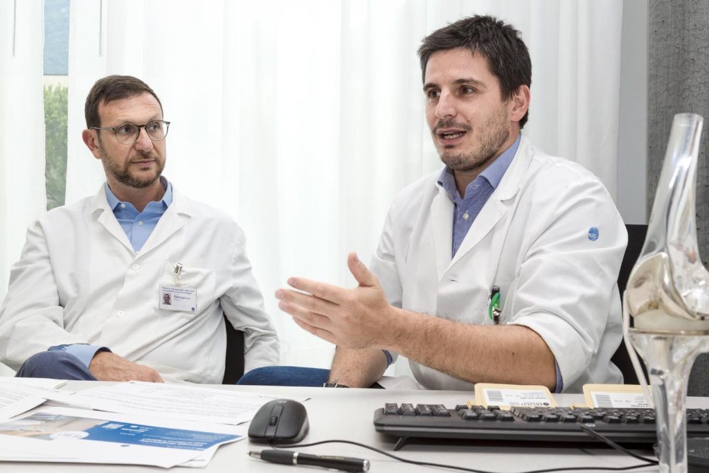 Il dottor Marco Delcogliano, a sinistra, e il dottor Luca Deabate (Stefano Spinelli)