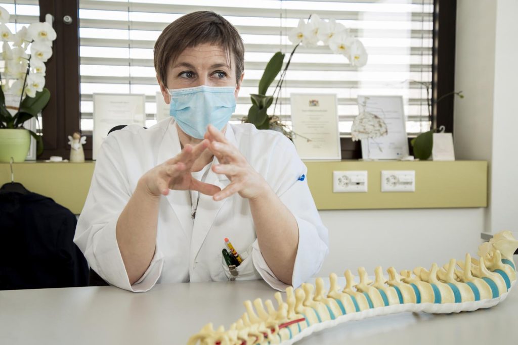 La neurochirurga Dominique Kuhlen, viceprimario e responsabile Clinica di neurochirurgia ORL (Stefano Spinelli)