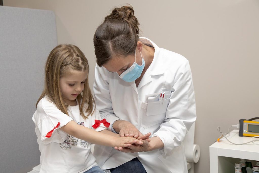 La pediatra e neonatologa Cristina Delcò Volonté è responsabile dell’Ambulatorio pediatrico alla Clinica Sant’Anna di Sorengo (Stefano Spinelli)