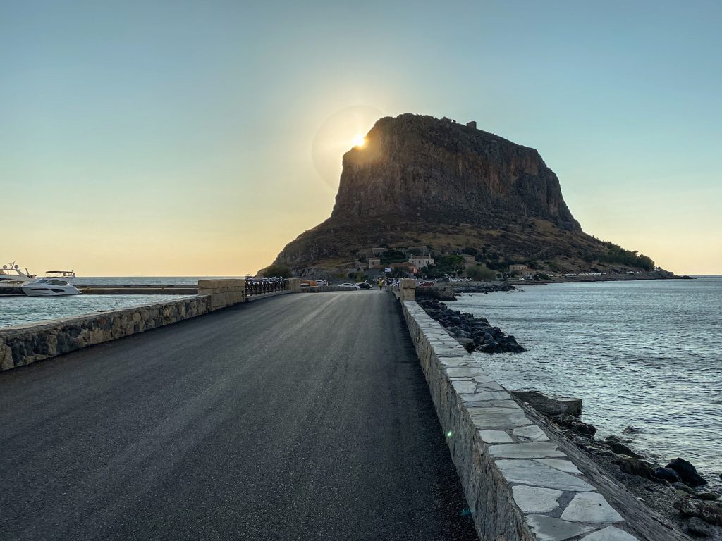 La roccia con la luce dell’alba