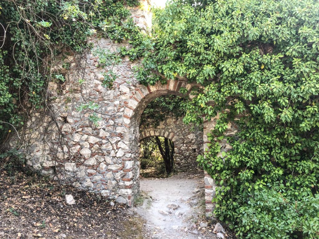 Mura e kalderimi (ciottolato) di Mistra alta