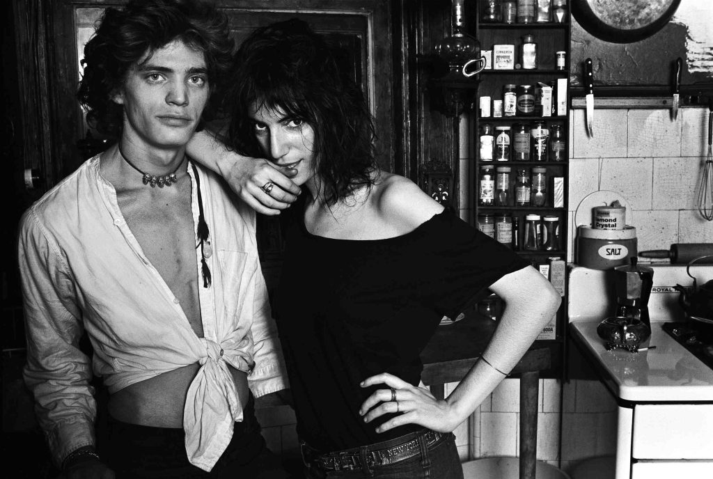 Robert Mapplethorpe e Patti Smith in un’immagine tratta dal libro (Norman Seeff)